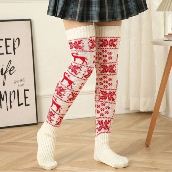 Over the Knee Knitted Deer Print Socks - Picture 6 of 7